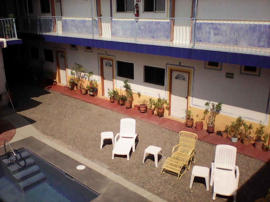 Hotel Sarabi Barra de Navidad Exterior photo