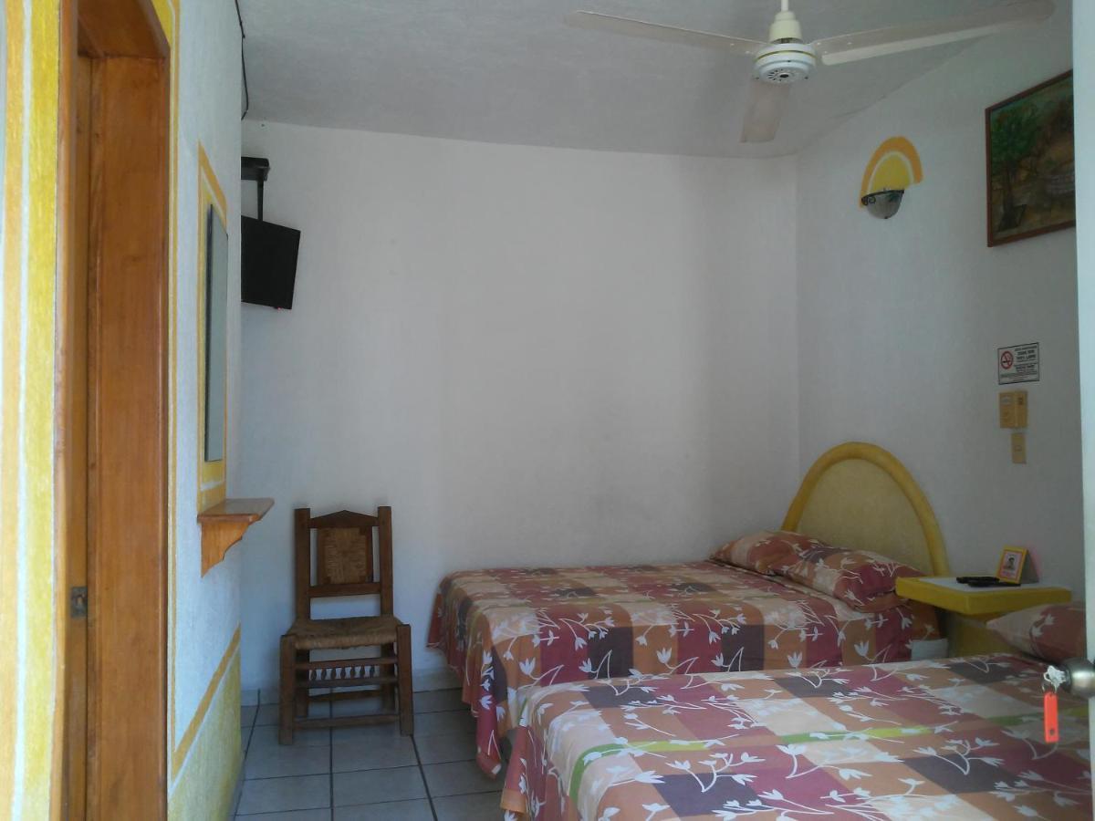 Hotel Sarabi Barra de Navidad Exterior photo